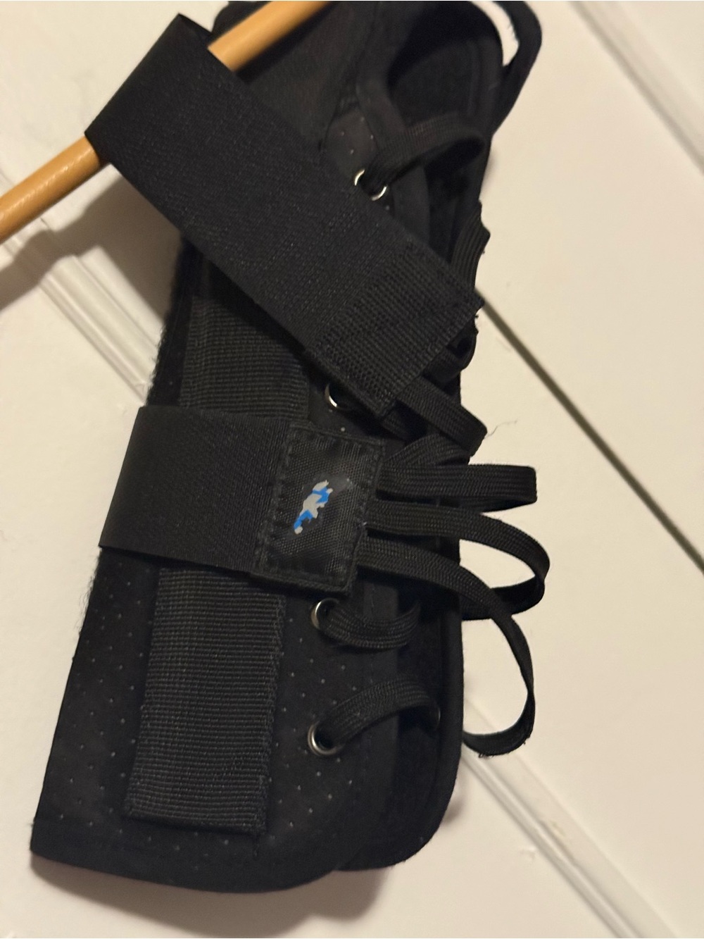 Black Adjustable Hand wrist guard carpal tunnel small right